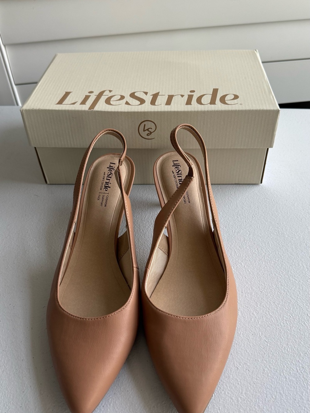 Life Stride Women's Slingback Pointed-Toe Pumps in Tan | NWT Size 11